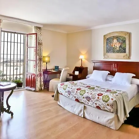 Alcazar De La Reina 4* Кармона