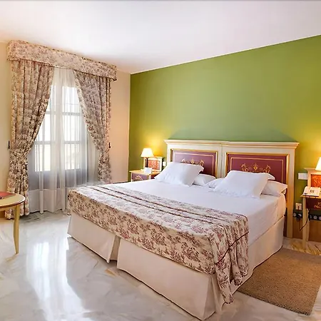 Alcazar De La Reina 4*